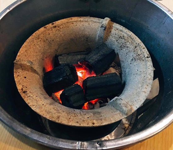 竹南羊肉爐 炭火 使用炭火燒窯鍋 讓食材有著淡淡炭香味